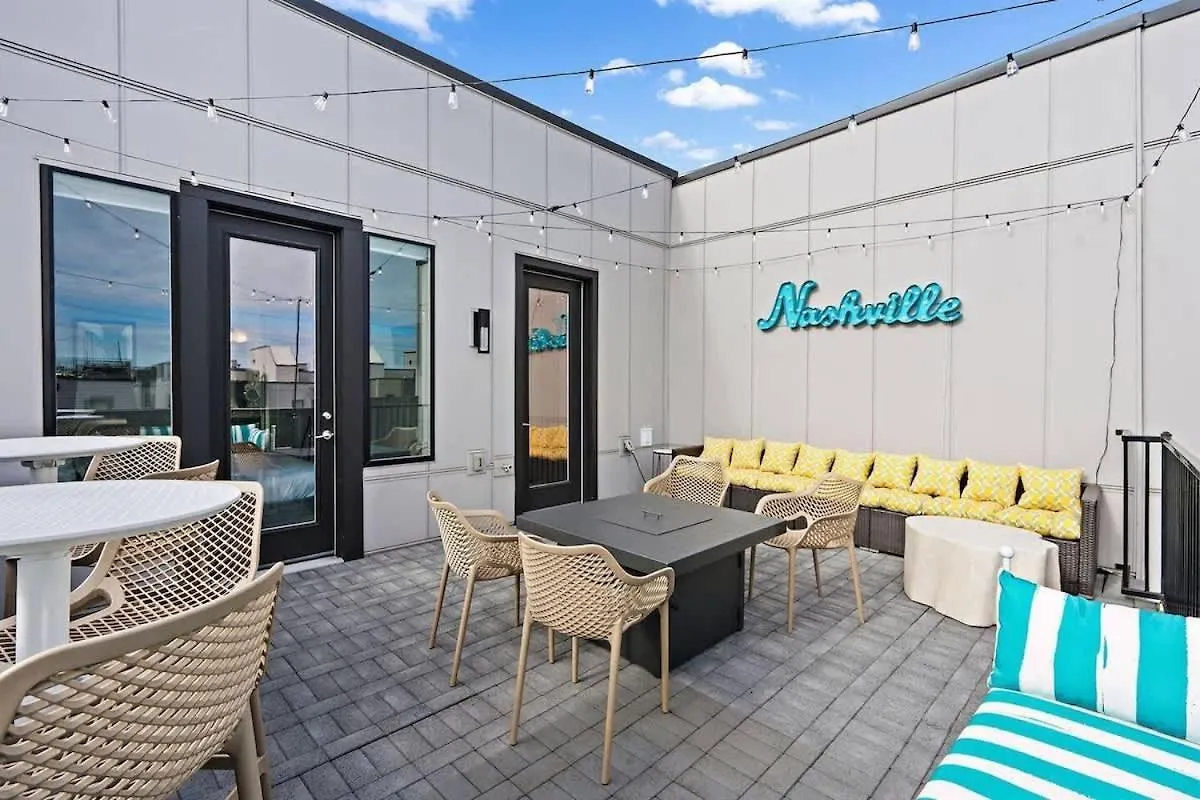 The Southern Lady & Gentleman - Rooftop Patios ناشفيل