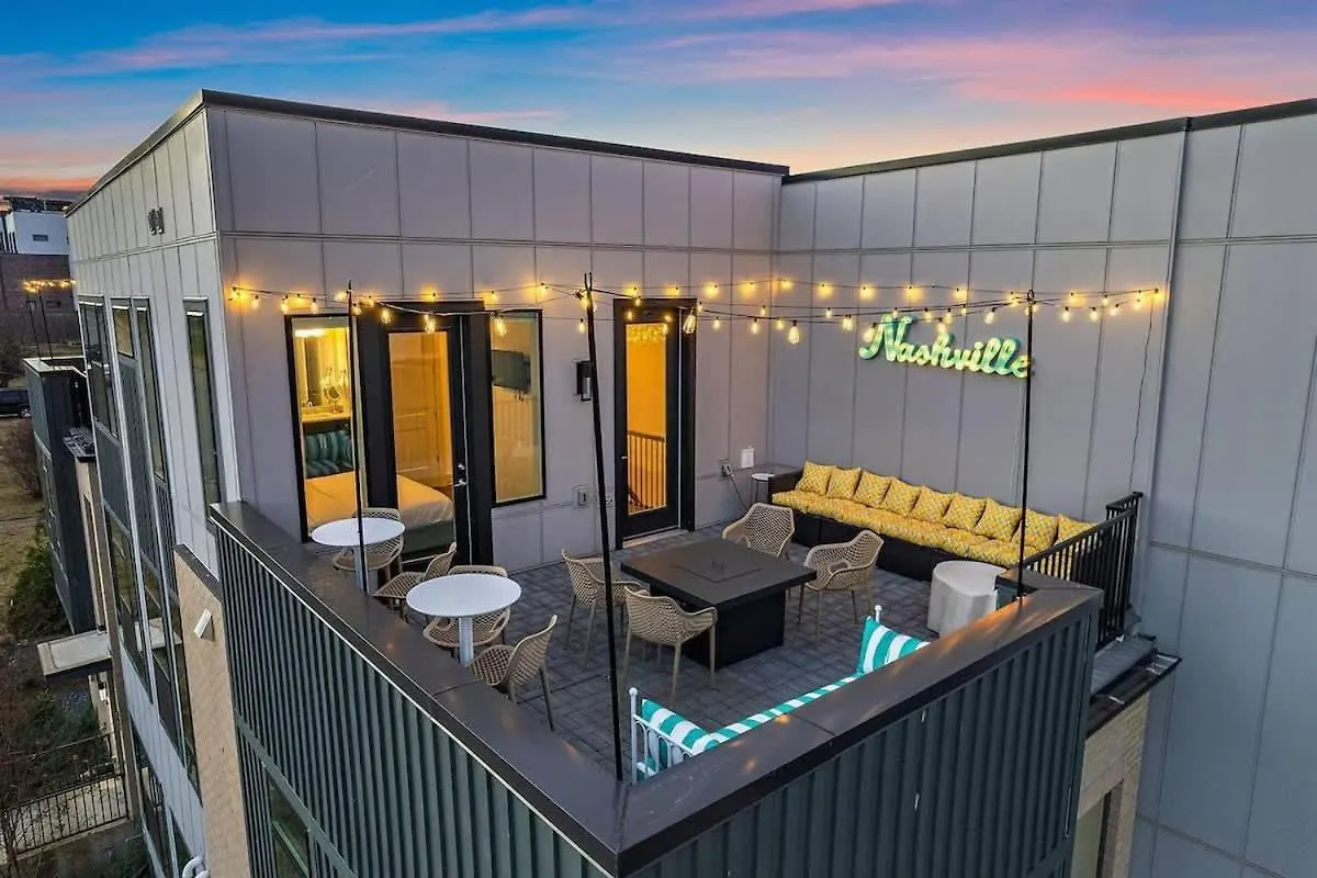 The Southern Lady & Gentleman - Rooftop Patios Nashville